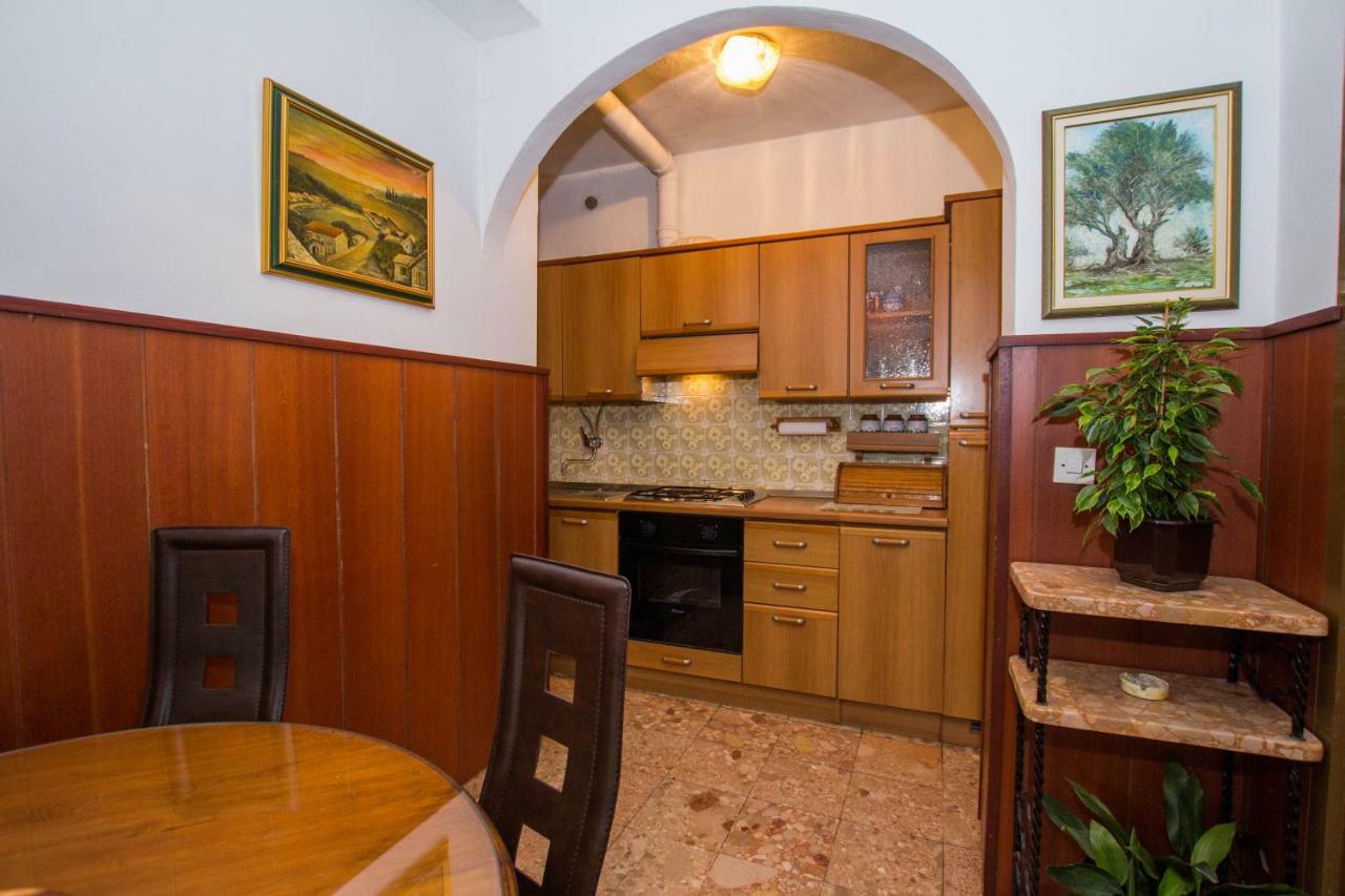 Apartment Cherie Trogir Exteriör bild