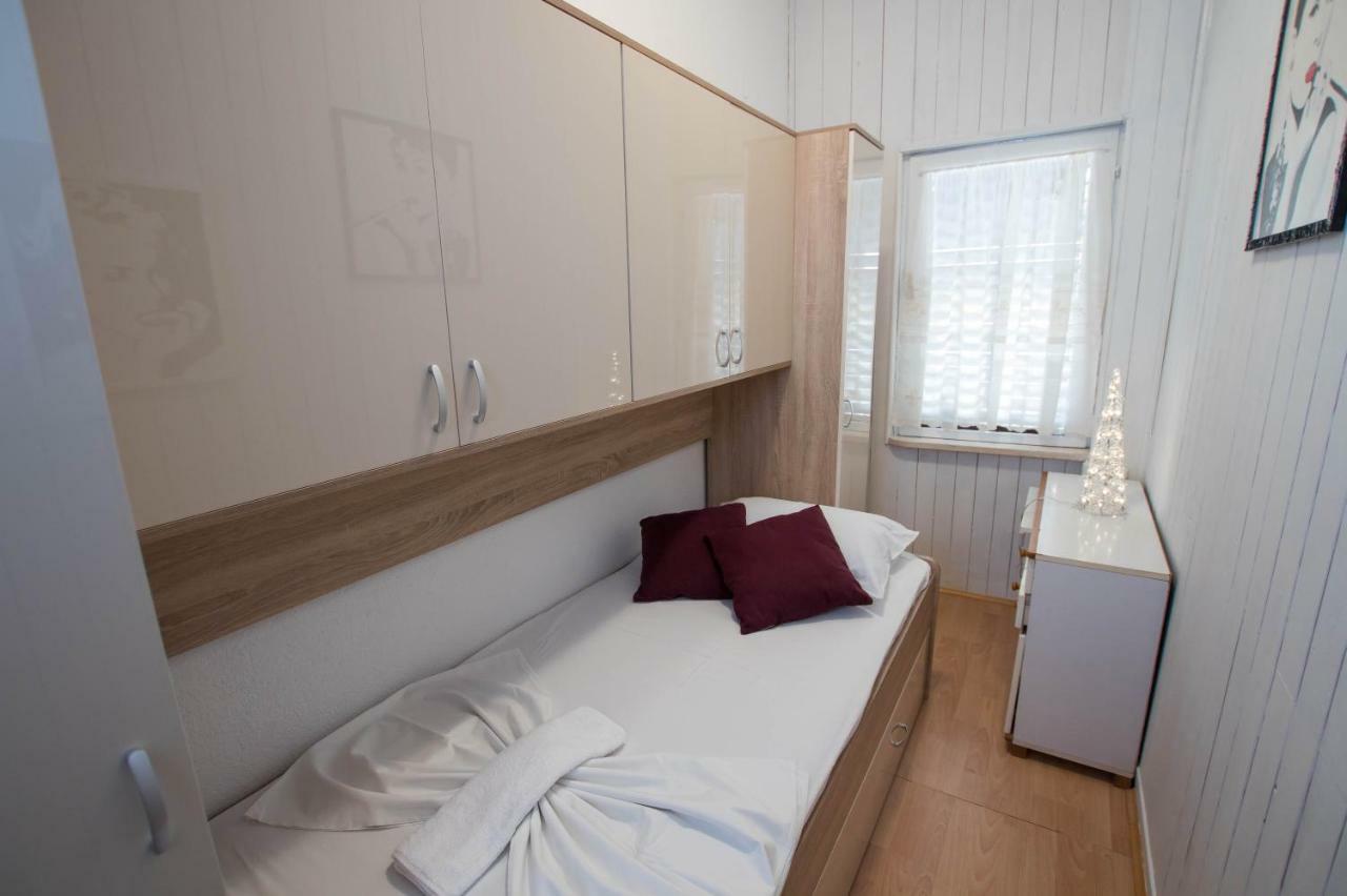 Apartment Cherie Trogir Exteriör bild